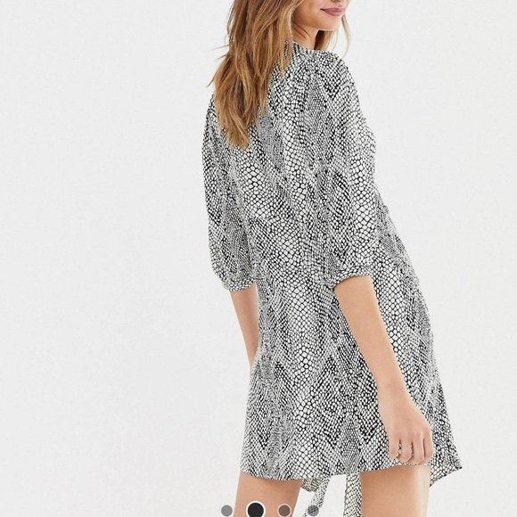 Stradivarius Button Down Wrap Dress NWT Size Small - Picture 3 of 4